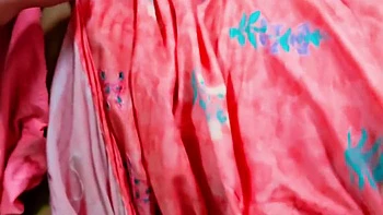 Romance In Train-meet Random In Train - Gorgeous Girl