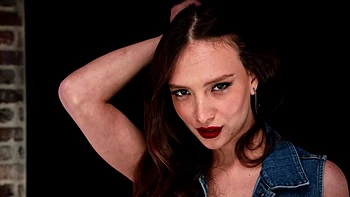 Hot Izzy Lush tries on sexy lingerie with Madison