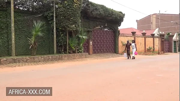 Curvy woman gives a sexy reward to the guy carrying her groceries