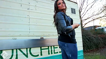 Big Booty Ebony College Babe Skips The Lecture For A Fuck