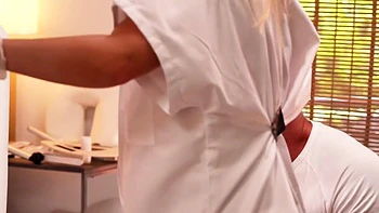 Lana, 25 years old, has some serious assets to show off! - Jacquie et Michel TV