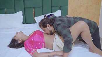 Ghar Ke Naukar Ne Malkin Ko Ghodi Bna Kar Choda