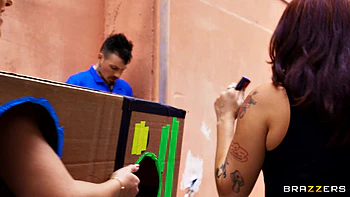 Street Heat Girl In A Box