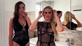 The chess game ignites - Jacquie et Michel TV