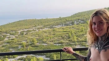 Candie is never full! - Jacquie et Michel TV