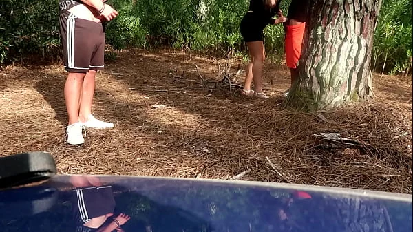 Real Amateur WIFE getting a FACIAL of a STRANGER in a PUBLIC RISKY PLACE ( CUCKOLD BOY WATCHING)