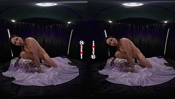 Vitoria Vontese Stretch Her Pussy Hole Extreme