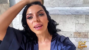 Kira's Ass Wiggles As She Pounds Her Slit To A Screaming Orgasm