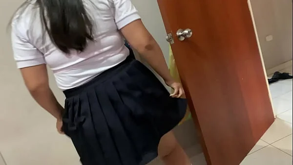 jodiendo a mi primas antes de ir a la escuela la castigo por que se puso ua tanga