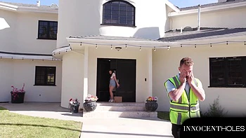 Grounded 19 y/o Teenage Slut Violet Starts Lets Delivery Man