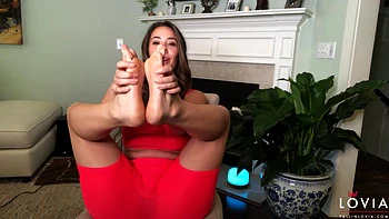 Lovia doing a foot joi video