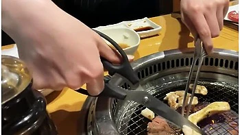 Nasty Office Worker Woman Eats Yakiniku Alone On Holidays