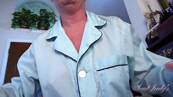 Your Step-Auntie Liz Helps You with Your Workout