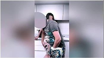 ما.نا.نممم داشت قرمه سبزی درست میکرد.میگه الان احیت میرسه(سکس داستانی پر از مکالمه سکسی و جذاب) Sex