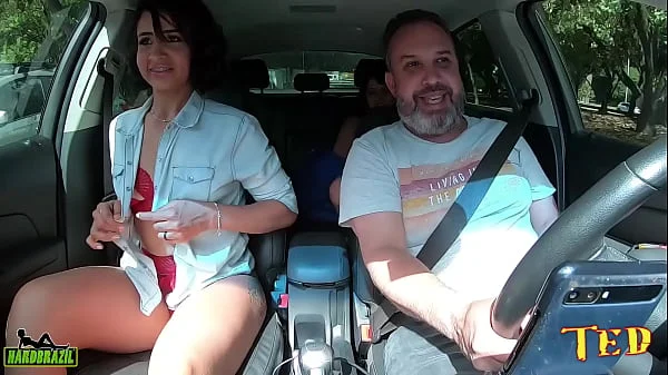 Essa carona ferveu com essa morena com tesão a flor da pele - Samantha Squirt - Pamela Pantera