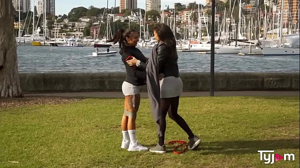Billie Moore & Cassie del Isla having a good threesome with a hard cock