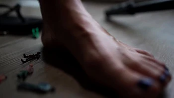 Giantess Steps On Little People