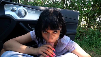 Brunette Candy Scott makes money by fucking in the forest