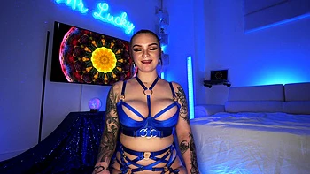 Lillith Jane Loves Bouncing Her Heavy Busty Boobs