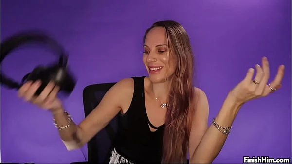 Size Queen or Nah? Reacting to Big Cocks