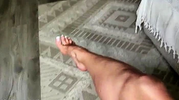 Lena Glamour - Sexy Lena - My Foot Servant