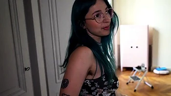 Visite De L'appartement D'une Voisine Nympho Cougar