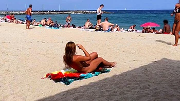 Busty blonde babe outdoor flash for cash