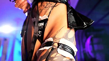 Babe With Big Boobs Masturbates