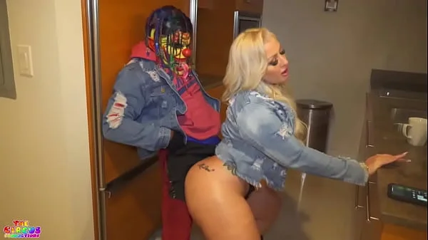 Thick Pawg Mz Dani shows up to Gibby The Clown hotel for a good time