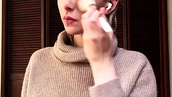 Trans girl does her makeup