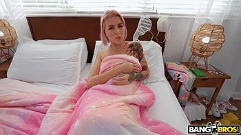 Luna is Horny For Stepdad