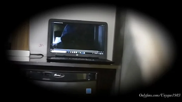 LaylaRed runs into DickSaw