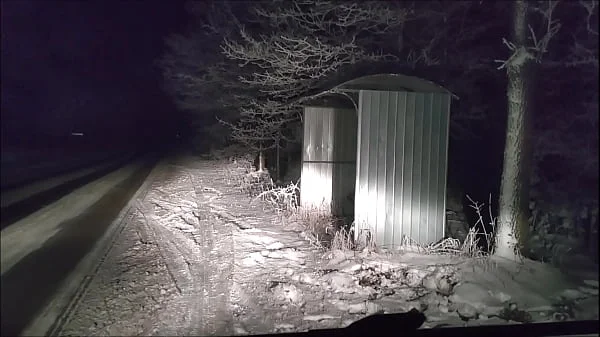 Przyjaciel męża rucha mnie przy drodze odwożąc do domu