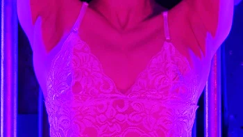 Amateur Big Titted Brunette Get Fucked On The Couch