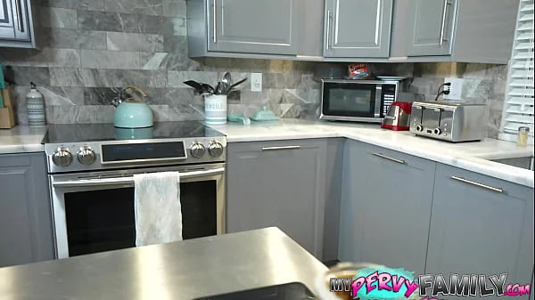 Devious Stepdaughter Drains Stepdad's Balls - Payton Preslee -