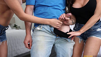 Stepmom Shows How It's Done - S4:E3