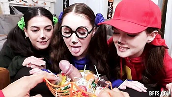 Aesthetic dick-riding with hot brunettes Jade Valentine and Bella Blu