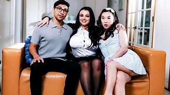 Kimmy Kimm and Payton Preslee are enjoying lesbian dick-riding