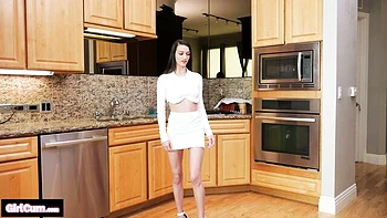 Brunette with shaved pussy Summer Renee impaled by huge boner