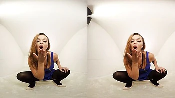 Stunner Daphne Klyde's virtual action