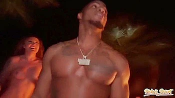 The Best Resort For Vacations - Willow Ryder Italian