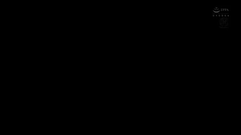 Bed-slipping Sex. A Female Employee With A Back-arming Body Passed Around By A Worker, Sui Tsukinoe