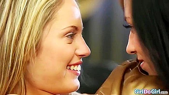 Fingering My Teen 18+ Gfs Pussy To An Orgasm With Vanda Lust And Bailey Ryder