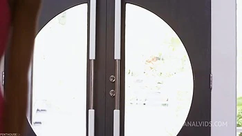 Alexis Tae Gets a Deep Anal Massage