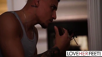 Victor Ray, Vanessa Hottie And Vanessa Sky - Latina Hottie Gives Footjob To Horny Cock