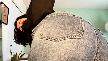 Pulled amateurs close up car sex