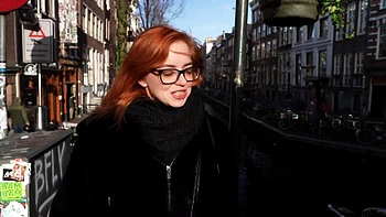 Malicia, 24 years old, cam-girl with various talents... - Jacquie et Michel TV