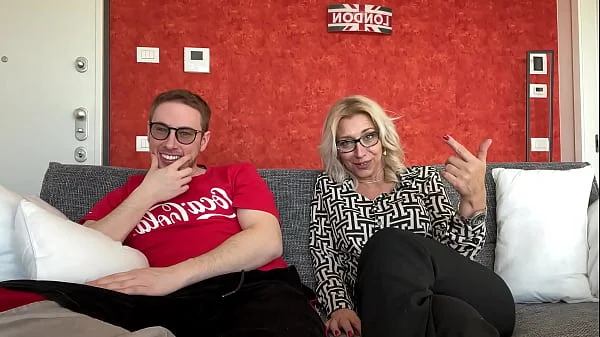 ISIDE72 ITALIANA SIGNORA SPOSATA SUCCHIA IL CAZZO DI MAX FELICITAS E SI FA SCOPARE A PECORA PRENDENDO TUTTA LA SBORRA