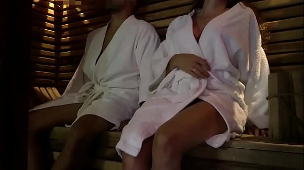 Me follo a una desconocida en el sauna en San Valentin Accidental CREAMPIE