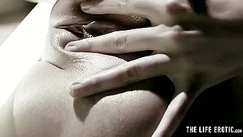 Hot Naked Brunette Fingerbangs Herself To An Intense Orgasm